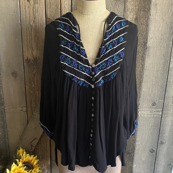Free People Tops - Free People Black Blue Embroidered Boho Flowy Top Size Medium Peasant Blouse